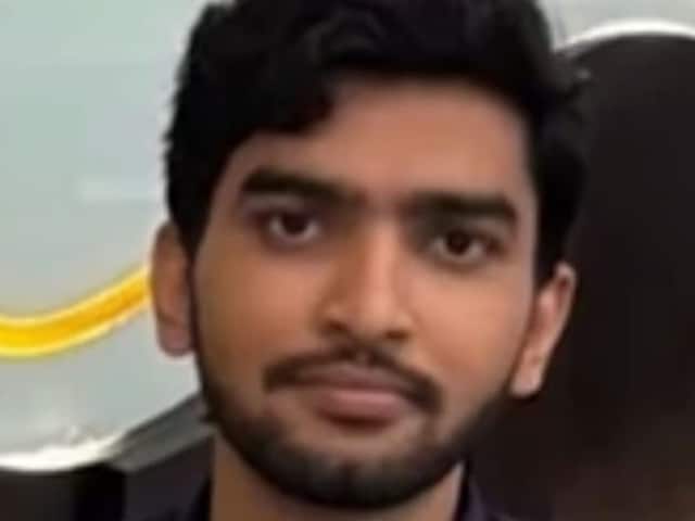 पटना एम्स पीजी छात्र की संदिग्ध मौत के तीन दिन बाद हुआ पोस्टमार्टम, उठे सवाल पटना एम्स पीजी छात्र की संदिग्ध मौत के तीन दिन बाद हुआ पोस्टमार्टम, उठे सवाल