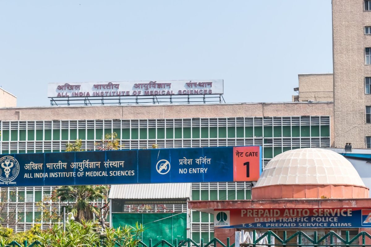 एम्स में ढूंढे नहीं मिल रहे डॉक्टर 2 साल में 429 डॉक्टरों ने छोड़ा अस्पताल