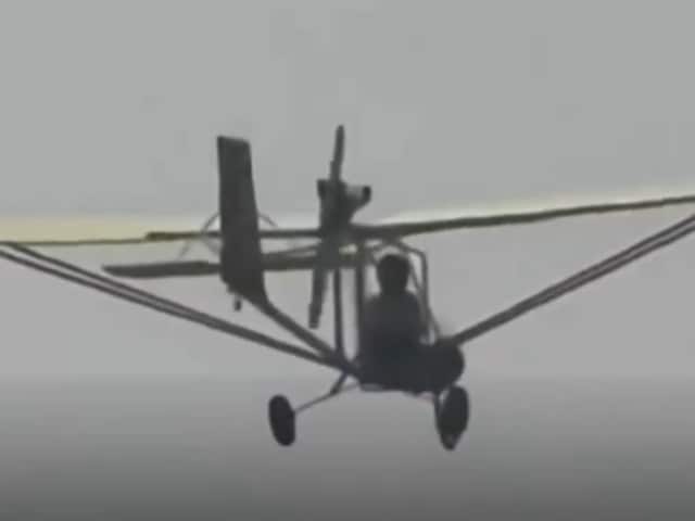 7 हजार में बनाई प्‍लेन बैठा और उड़ गया, देखने दौड़ी हजारों की भीड़