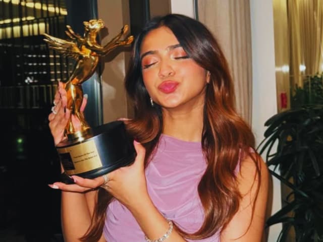 Net Worth Of Rebel Kid : हर दिन इतना कमाती हैं अपूर्वा मुखीजा, एक रील के लिए लेती हैं लाखों Net Worth Of Rebel Kid : हर दिन इतना कमाती हैं अपूर्वा मुखीजा, एक रील के लिए लेती हैं लाखों