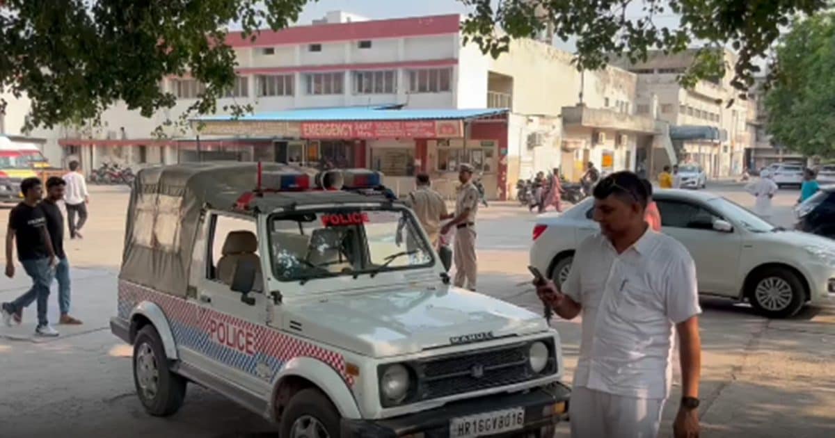 24 वर्षीय युवक की हत्या, घर के बेड पर मिला शव, आरोपी किन्नर दीपिका फरार