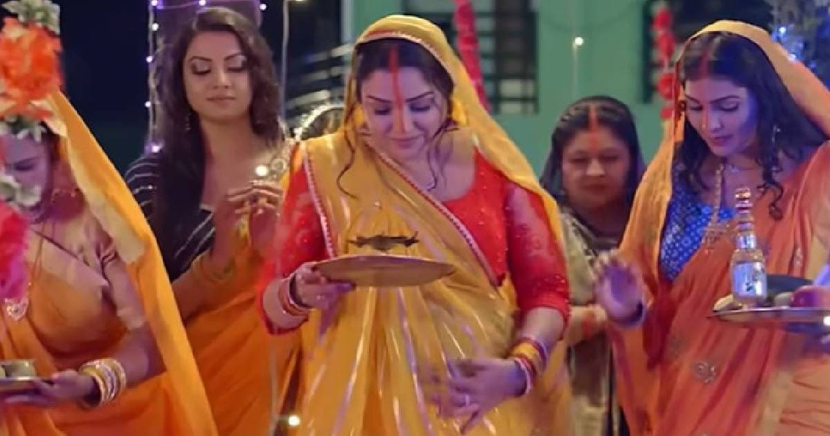 ‘सईया मोर चनवा सूरज जस चमकत रहे’….आम्रपाली दुबे का संस्कारी अवतार, पेट में बच्चा और कर रहीं हरियाली तीज की पूजा
