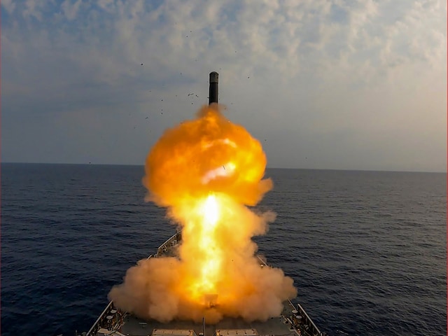 10000 KMPH की रफ्तार, 1500 किलोमीटर रेंज, S-400 और THAAD होगा फेल! 10000 KMPH की रफ्तार, 1500 किलोमीटर रेंज, S-400 और THAAD होगा फेल!