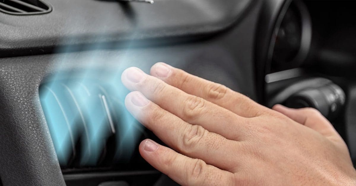 Tach – खड़ी गाड़ी में AC चलाना चाह‍िए या नहीं? क्‍या आप भी करते हैं ये गलती?