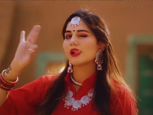 Haryanvi Song: Ghaghra-Choli wrapped in desi look Haryanvi Song: Ghaghra-Choli wrapped in desi look