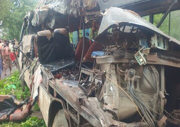 Deoghar Accident: बिना ड्राइवर 500 मीटर तक दौड़ती रही बस, 18 कांवड़ियों की  मौत, मंजर देख कांप उठे लोग - Jharkhand News