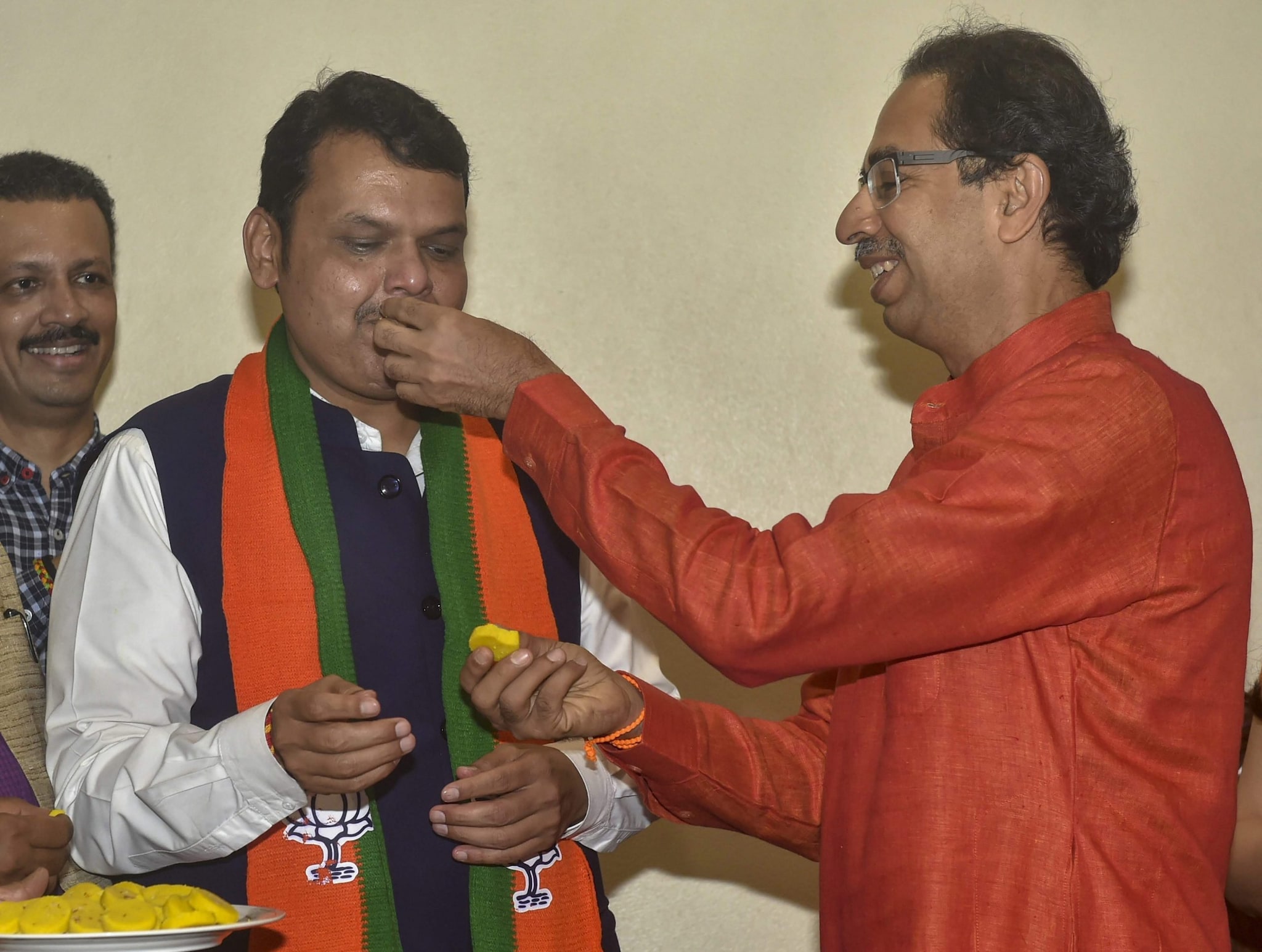 महाराष्ट्र में भूचाल की आहट, दिल्ली में शिंदे, रिवर्स ऑपरेशन लोटस की तैयारी?