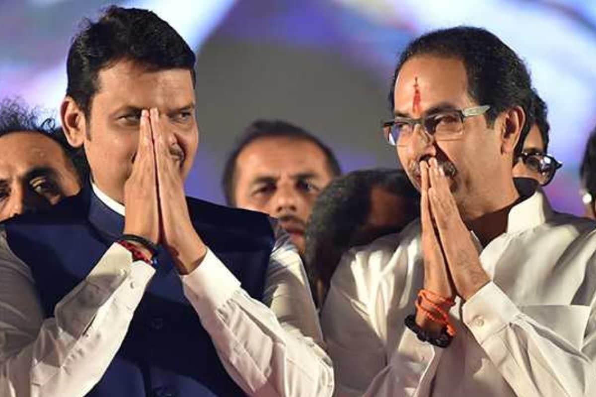 शिंदे दिल्ली में, उधर फडणवीस-अजित पवार की दनादन मीटिंग, क्या चल रहा है?