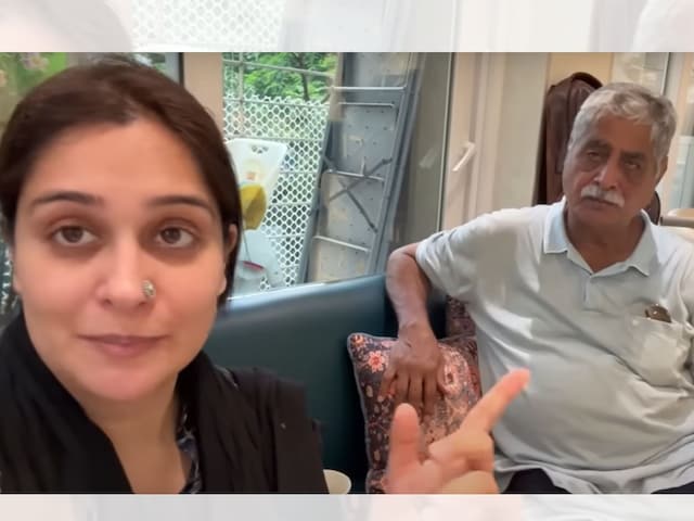 दीपिका कक्कड़ की सर्जरी के बाद बेटी मिलने पहुंचे पापा, तकलीफ देख टूटे दीपिका कक्कड़ की सर्जरी के बाद बेटी मिलने पहुंचे पापा, तकलीफ देख टूटे