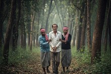 नक्सलियों की हैवानियत: बीजापुर में शिक्षक समेत 2 की हत्या, जंगल में मिले शव