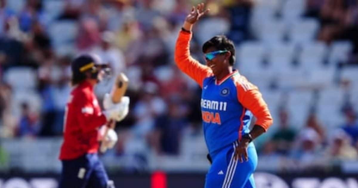 IND W vs ENG W: तीसरे टी20 में टीम इंडिया की हार, इंग्लैंड ने 5 रन से हराया, दीप्ति शर्मा के 300 विकेट पूरे