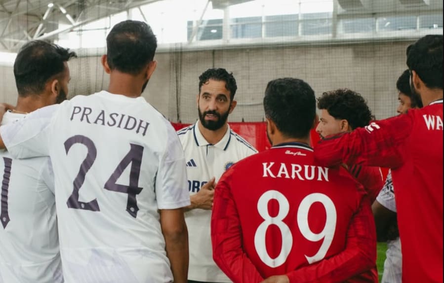 Shubman Gill, Rishabh Pant, Manchester United, Bruno Fernandes, Amad Diallo, Mohammed Siraj Bowls To Harry Maguire, IND vs ENG, IND vs ENG 4th Test, Manchester united footballers play with indian cricketers, शुभमन गिल, ऋषभ पंत, सिराज 