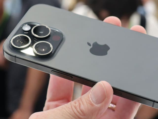 15000 रुपये डिस्काउंट पर मिल रहा है तगड़ा वाला iPhone, अलग से और भी ऑफर 15000 रुपये डिस्काउंट पर मिल रहा है तगड़ा वाला iPhone, अलग से और भी ऑफर