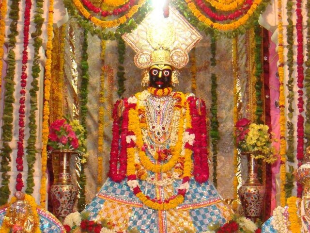 इस मंदिर में लगे कुंवारी की भीड़, शादी करने के लिए आवेदन