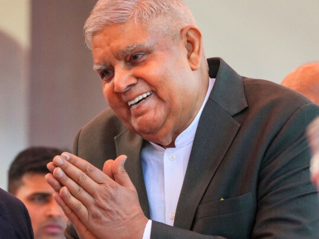 धनखड़ के इस्तीफे के बाद राष्ट्रपति से मिले हरिवंश, क्या हैं मायने? धनखड़ के इस्तीफे के बाद राष्ट्रपति से मिले हरिवंश, क्या हैं मायने?