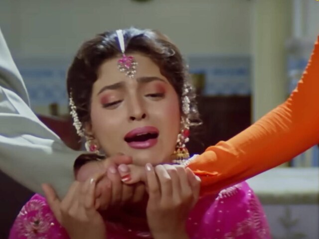 That song by Juhi Chawla, which people were sitting in the theater after seeing it