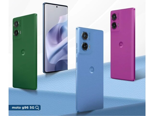 Today came in the sale for the first time after launch, many specialties in this budget phone of Motorola