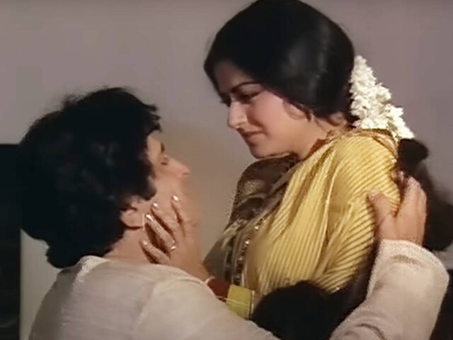 Moushumi Chatterjee-Shashi Kapoor's Romatic song, which Mithun Chakraborty became ashamed