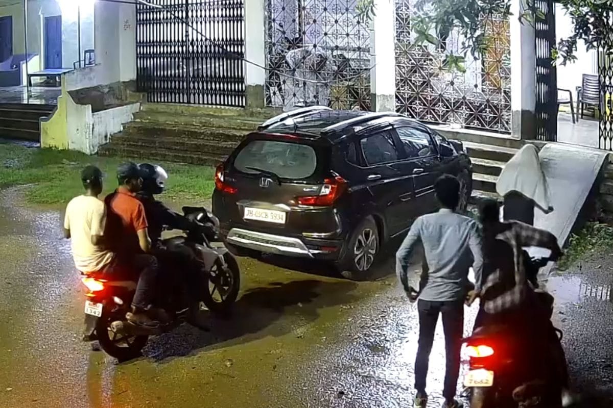 नवादा में धांय-धांय, दुकानदार को छूकर निकली गोली, वीडियो देख दहल उठेगा दिल