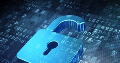 ऑनलाइन अकाउंट्स को हैक होने से बचाने के लिए मजबूत पासवर्ड और 2FA बेहद जरूरी हैं. जानें आसान टिप्स जिनसे आप अपने डेटा और पैसे को सुरक्षित रख सकते हैं.