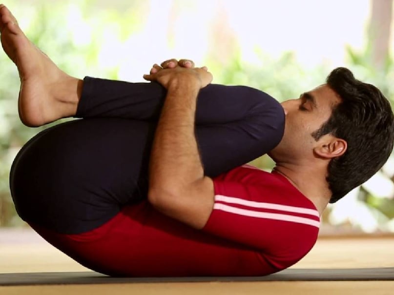 The fourth is Ardhamsyendrasana. This yogasan is done by sitting. It has to make half the fish shape. Pawan Muktasana is Pawan Muktasana. The sixth is Bhujangasana. In this, you have to lift the front part by lying on the stomach and a snake -like shape is formed. The seventh posture is a bow -shaped Dhanurasana. The fourth is Ardhamsyendrasana. This yogasan is done by sitting. It has to make half the fish shape. Pawan Muktasana is Pawan Muktasana. The sixth is Bhujangasana. In this, you have to lift the front part by lying on the stomach and a snake -like shape is formed. The seventh posture is a bow -shaped Dhanurasana.