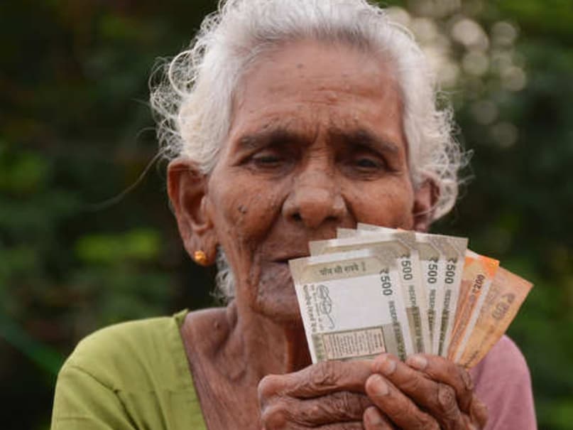 Senior Citizen Saving Scheme: हर महीने यहां लगाएं सिर्फ 210 रुपये, बुढ़ापे में मिलेगी ₹5000 की पेंशन Senior Citizen Saving Scheme: हर महीने यहां लगाएं सिर्फ 210 रुपये, बुढ़ापे में मिलेगी ₹5000 की पेंशन