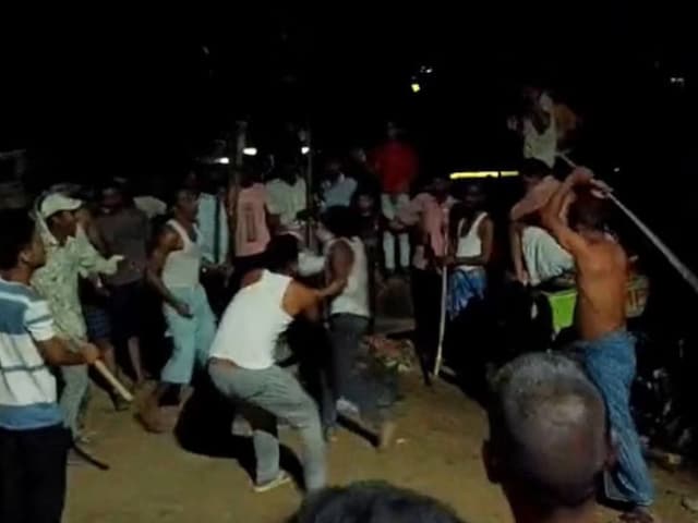बाबू, रात हो गई… आओ ना… आधी रात प्रेमिका से मिलने पहुंचा प्रेमी, मोहल्लेवालों ने ड्रोन चोर समझ कर दी धुनाई