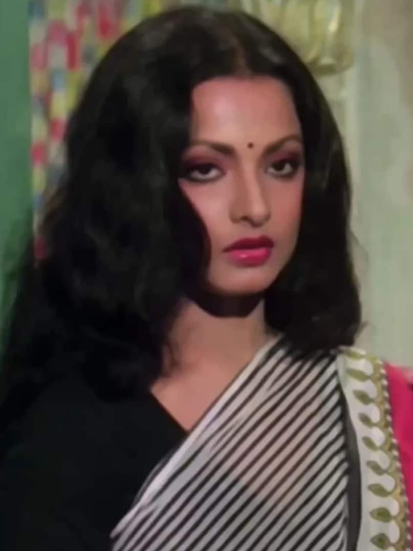 Rekha, Rekha Erotic Drama Film, Om Puri, Aastha: In the Prison of Spring, Aastha: In the Prison of Spring Cast, Aastha: In the Prison of Spring Film Story, BollyWood Controversies, Rekha, Rekha, Rekha, Rekha Giving bold scenes with the film, Ompuri, when the decent Rekha, Aastha: In the Prison of Spring, Aastha: In the Prison of Spring
