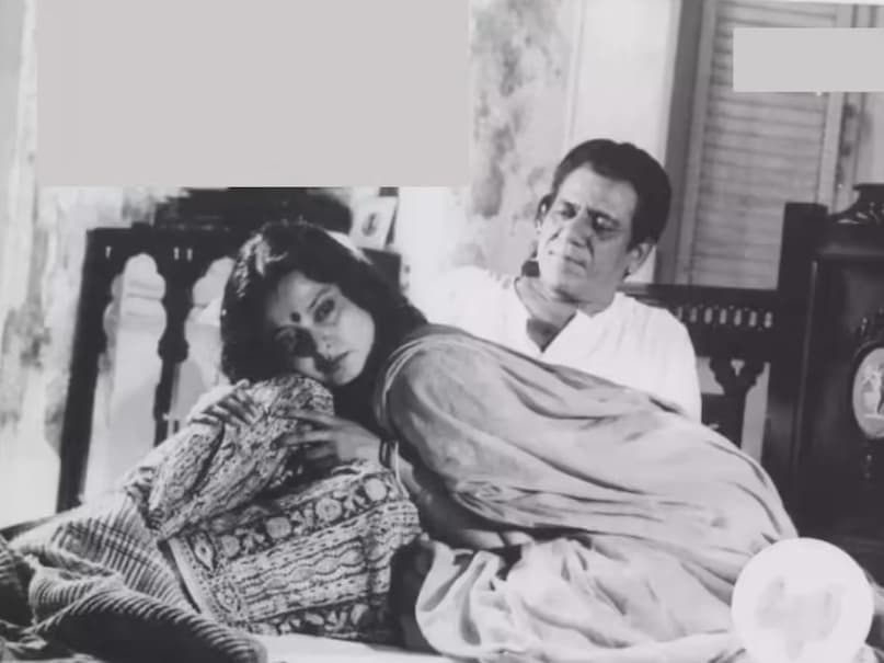 Rekha, Rekha Erotic Drama Film, Om Puri, Aastha: In the Prison of Spring, Aastha: In the Prison of Spring Cast, Aastha: In the Prison of Spring Film Story, BollyWood Controversies, Rekha, Rekha, Rekha, Rekha Giving bold scenes with the film, Ompuri, when the decent Rekha, Aastha: In the Prison of Spring, Aastha: In the Prison of Spring