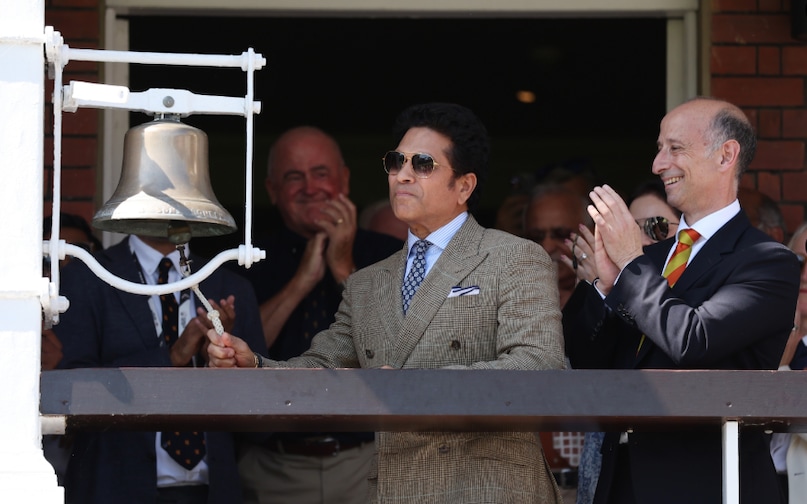 Sachin Tendulkar, Sachin Tendulkar portrait unveiled MCC Museum, Sachin Tendulkar Lords Bell, Sachin Tendulkar rings LORDS Bell, Sachin Tendulkar unveiled portrait, सचिन तेंदुलकर, सचिन तेंदुलकर लॉर्ड्स म्यूजियम 