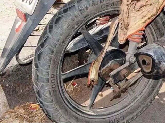 पीहर से शर्माते हुए बाइक पर बैठी बीवी, अचानक लहराती साड़ी बनी फांसी का फंदा!