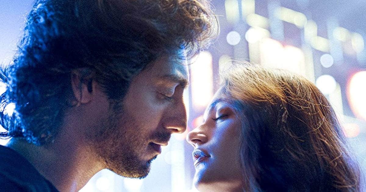 Saiyaara Box Office Live: ‘सैयारा’ देख लोग नहीं छिपा पा रहे इमोशंस, सोशल मीडिया पर मच गई सनसनी