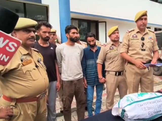 चोरी की तो देखो अंजाम! सरेआम निकली परेड, राजौरी पुलिस की सख्ती से हिले अपराधी