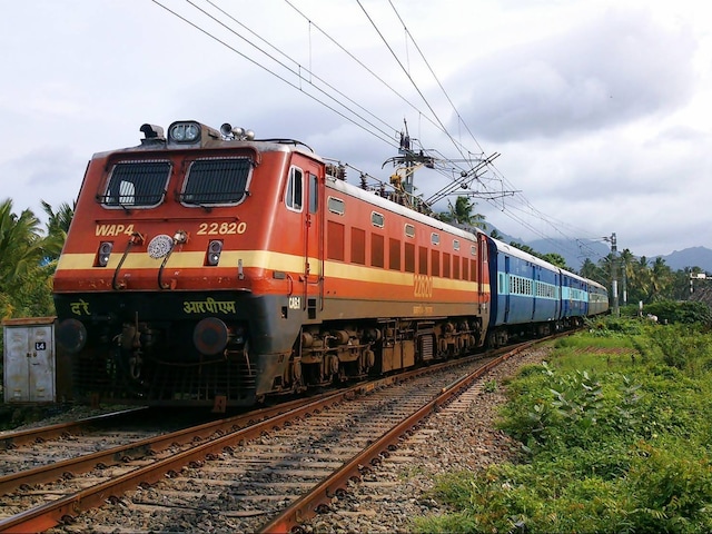 Good News! Railway Minister gifts 5 new trains to Bihar, know the route Good News! Railway Minister gifts 5 new trains to Bihar, know the route