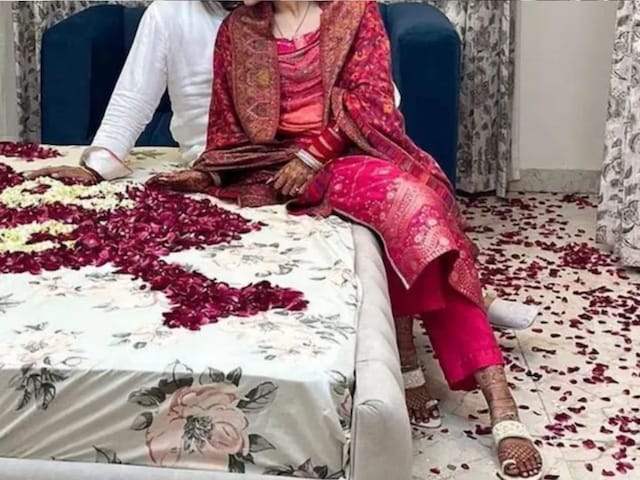 Waiting for honeymoon, the groom came in the room, the bride shouted after seeing the movement