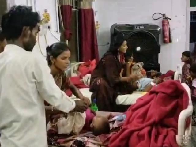 जिला अस्पताल में भर्ती 8 बच्चों को लगा इंजेक्शन, अचानक बिगड़ी सभी की तबियत जिला अस्पताल में भर्ती 8 बच्चों को लगा इंजेक्शन, अचानक बिगड़ी सभी की तबियत