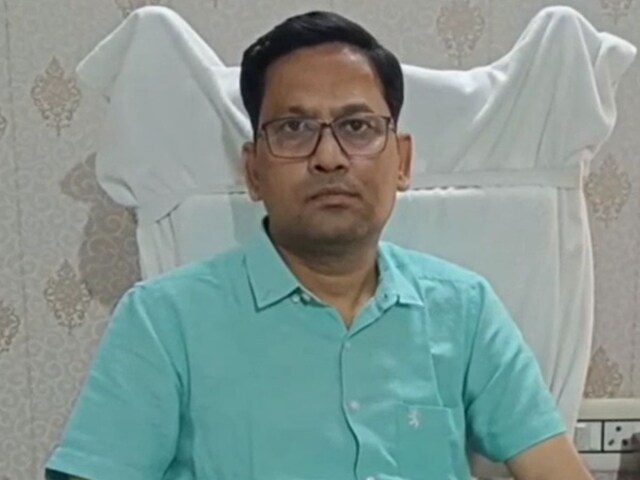 यूपी में यहां गांव की आबादी से ज्यादा मिले जिंदा और मृतक, अब खुला राज