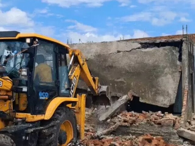 अब मदरसों पर नहीं चलेगा बाबा का बुलडोजर? हाईकोर्ट की तरफ से योगी सरकार को झटका