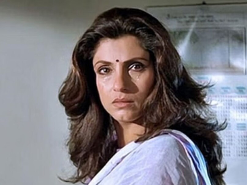 Vinod Khanna, Vinod Khanna News, Vinod Khanna and Madhuri Dixit, Not Only Madhuri Dixit Vinod Khanna Kapadia, Vinod Khanna, Vinod Khanna News, Vinod Khanna and Madhuri Dixit, when doing bedroom scenes with Dimple Kapadia, Bahke Vinod Khanna, Vinod Khanna and Dimple Kapadia's films, Vinod Khanna sought to Dimple Kapadia