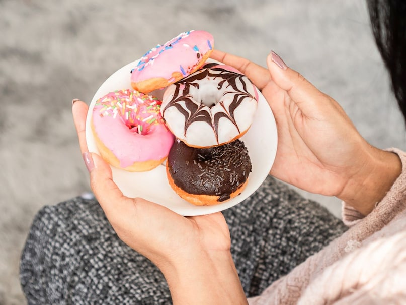 Women Sugar Cravings Science, Hormonal Sugar Crawings in Women, Emotional Eating in Women, Serotonin and Crawings, Gut Microbiome Sugar Crawings, Gender Differences In Food Crawings, Why do you eat more sweets Why cravings are done, women eat more sweet or men, new studies about women Women Sugar Cravings Science, Hormonal Sugar Crawings in Women, Emotional Eating in Women, Serotonin and Crawings, Gut Microbiome Sugar Crawings, Gender Differences In Food Crawings, Why do you eat more sweets Why cravings are done, women eat more sweet or men, new studies about women