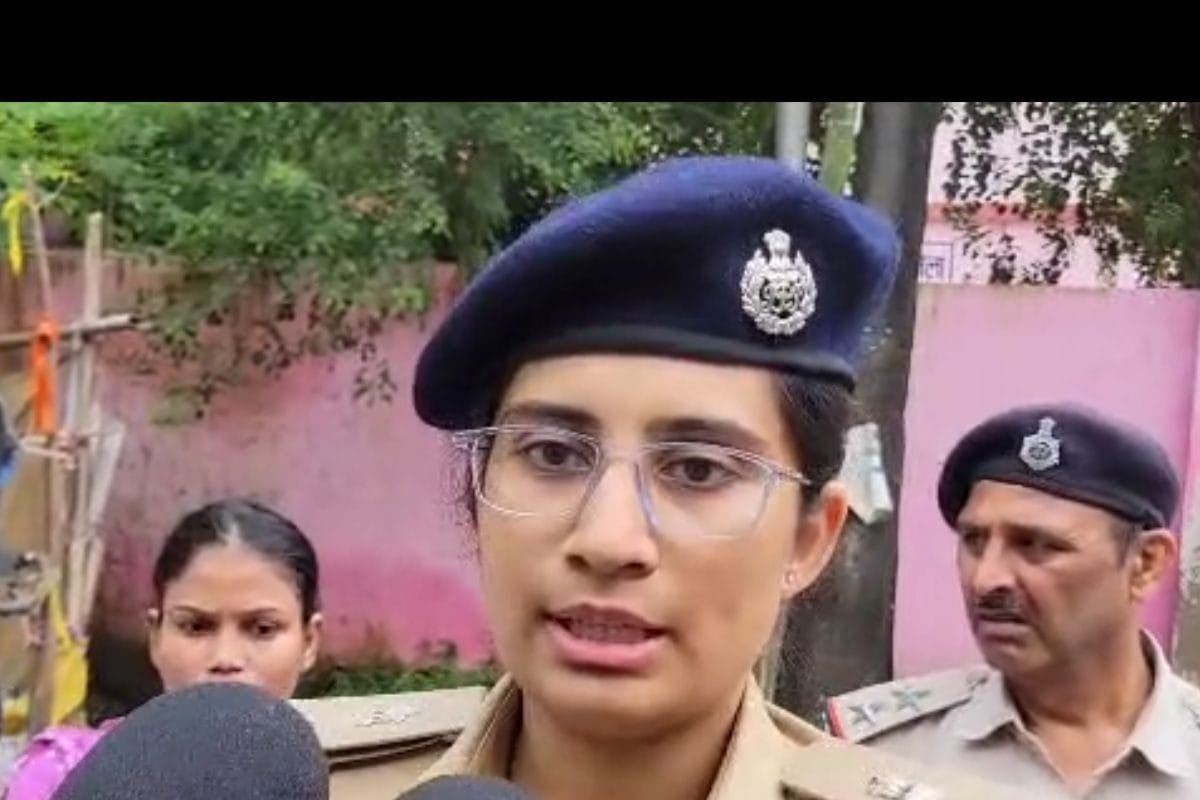 पटना में स्कूल के बाथरूम में जली छात्रा, गुस्साए लोगों ने की आगजनी