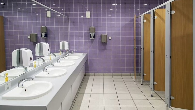 Why does public toilet doors gap down? 99% people will not know 2