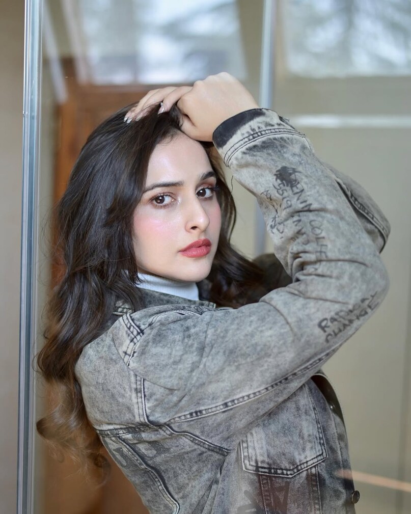 Sadia Khateeb is first actress to shoot in world's largest cave in Vietnam