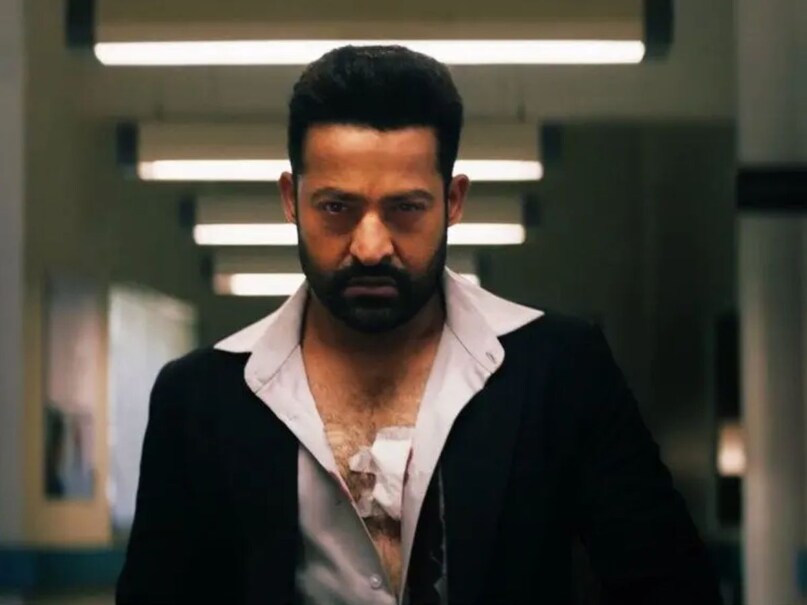 War 2 trailer update, NTR War 2 movie, War 2 release date, Hrithik Roshan NTR movie, Telugu rights War 2, Ayan Mukerji director, YRF action film, వార్ 2 ట్రైలర్ రిలీజ్, ఎన్టీఆర్ వార్ 2 మూవీ, వార్ 2 రిలీజ్ డేట్, హృతిక్ రోషన్ ఎన్టీఆర్ సినిమా, వార్ 2 తెలుగు రైట్స్, అయాన్ ముఖర్జీ డైరెక్టర్, యశ్ రాజ్ ఫిలింస్ యాక్షన్,