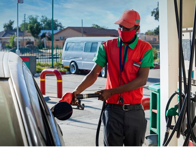 दूसरे दिन भी सस्‍ता हुआ पेट्रोल-डीजल, चेक करें आज का ताजा रेट