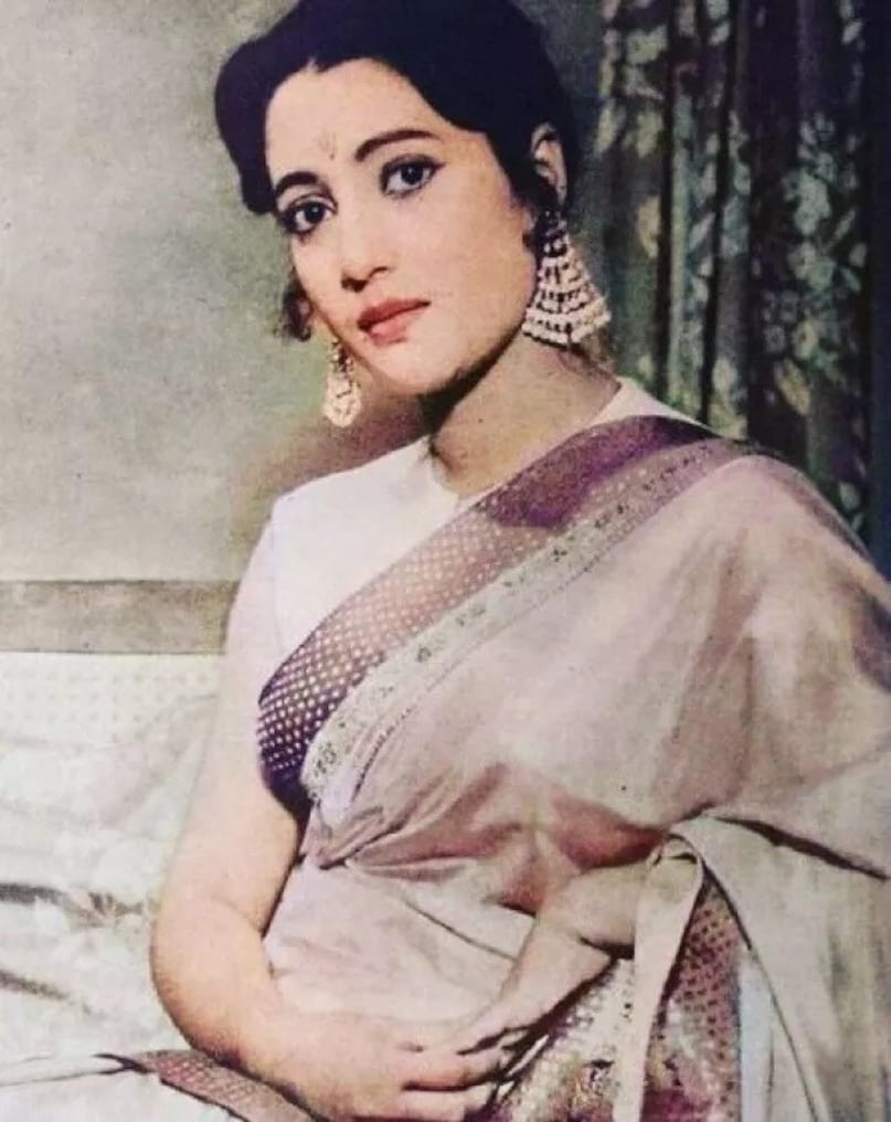Suchitra Sen, Suchitra Sen Films, Suchitra Sen Actress, Suchitra Sen Suddenly Left Industry, Suchitra Sen Life Interesting Facts, Suchitra Sen Flopped Film, Suchitra Sen Famlm, Suchitra Sen Depression, Suchitra Sen, Suchitra Sen's films, why Suchitra Sen imprisoned himself in the room for 36 years, Suchitra Sen's husband, Suchitra Sen suddenly left cinema