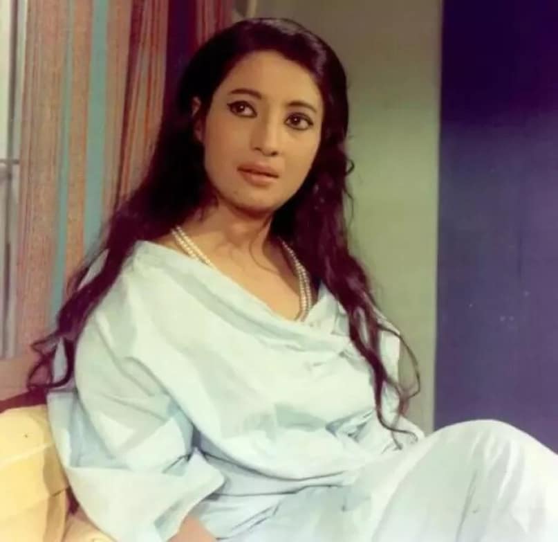 Suchitra Sen, Suchitra Sen Films, Suchitra Sen Actress, Suchitra Sen Suddenly Left Industry, Suchitra Sen Life Interesting Facts, Suchitra Sen Flopped Film, Suchitra Sen Famlm, Suchitra Sen Depression, Suchitra Sen, Suchitra Sen's films, why Suchitra Sen imprisoned himself in the room for 36 years, Suchitra Sen's husband, Suchitra Sen suddenly left cinema