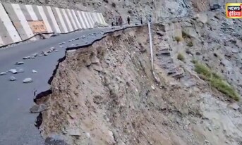 बाप रे बाप! खाई में समा गई सड़क, रातभर बंद रहेगा NH-5, किन्नौर में टिंकू नाला के पास लैंडस्लाइड