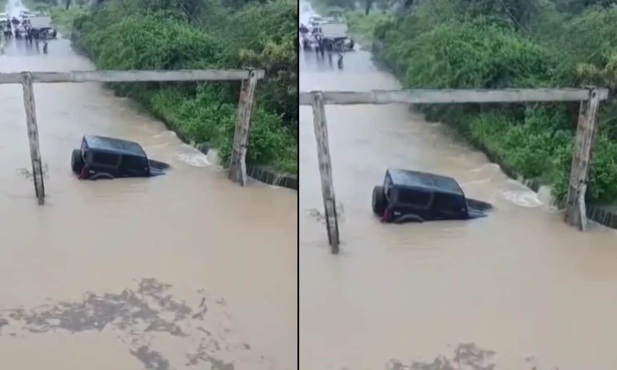 Thar Video: थार बन गई नाव, पानी में लगी तैरने, जिसने देखा बनाने लगा वीडियो