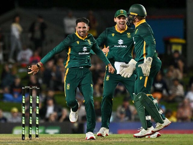 98 रन से हारा AUS, केशव महाराज ने मारा 'पंजा', साउथ अफ्रीका के नाम पहला वनडे